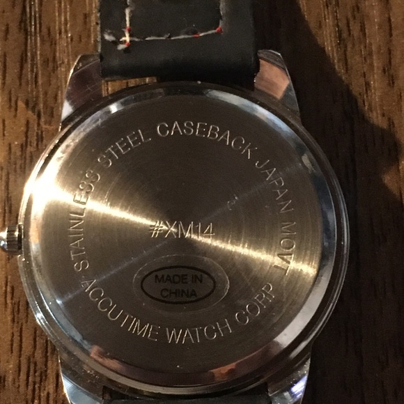 Christmas Tree Watch - Picture 4 of 4